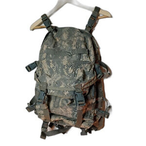 USGI MOLLE II 3-Day Assault Pack ACU Camo Backpack Very Good